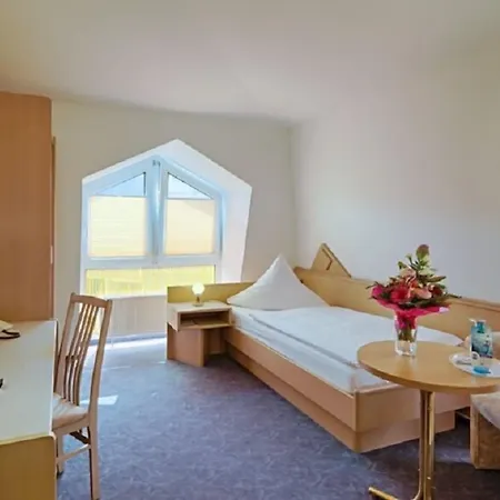 מלון Fuerstenberg Eisenhüttenstadt